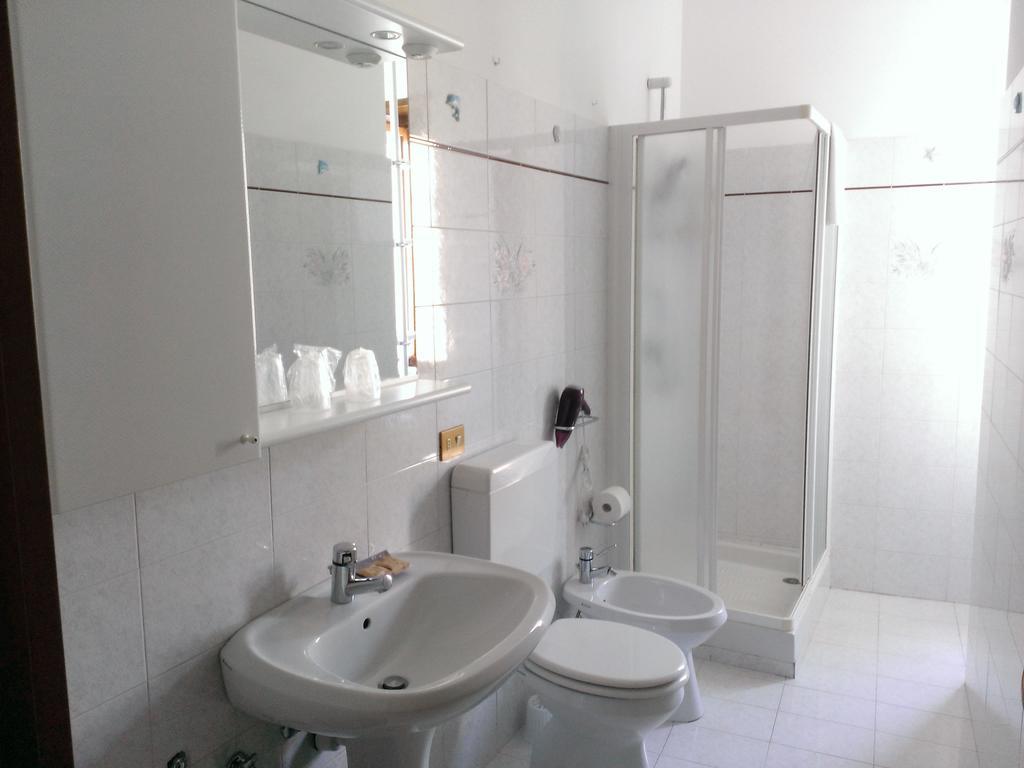 Rossobarolo Hotel Luaran gambar